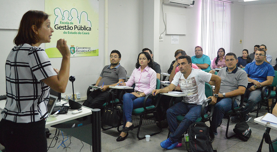 Professores da rede pública cearense participam de aulas de mestrado na Escola de Gestão Pública