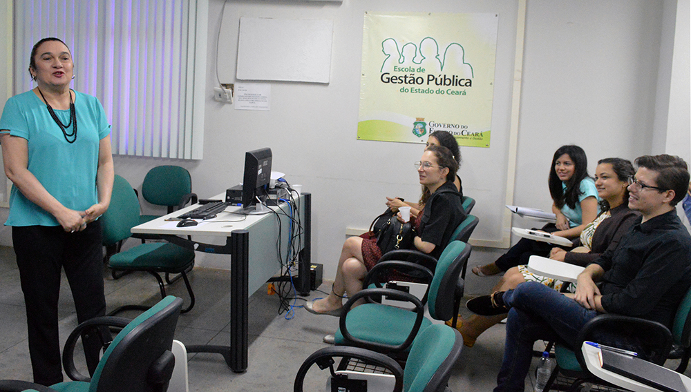 Bolsistas de gestão e inovação da Seplag visitam a Escola de Gestão Pública