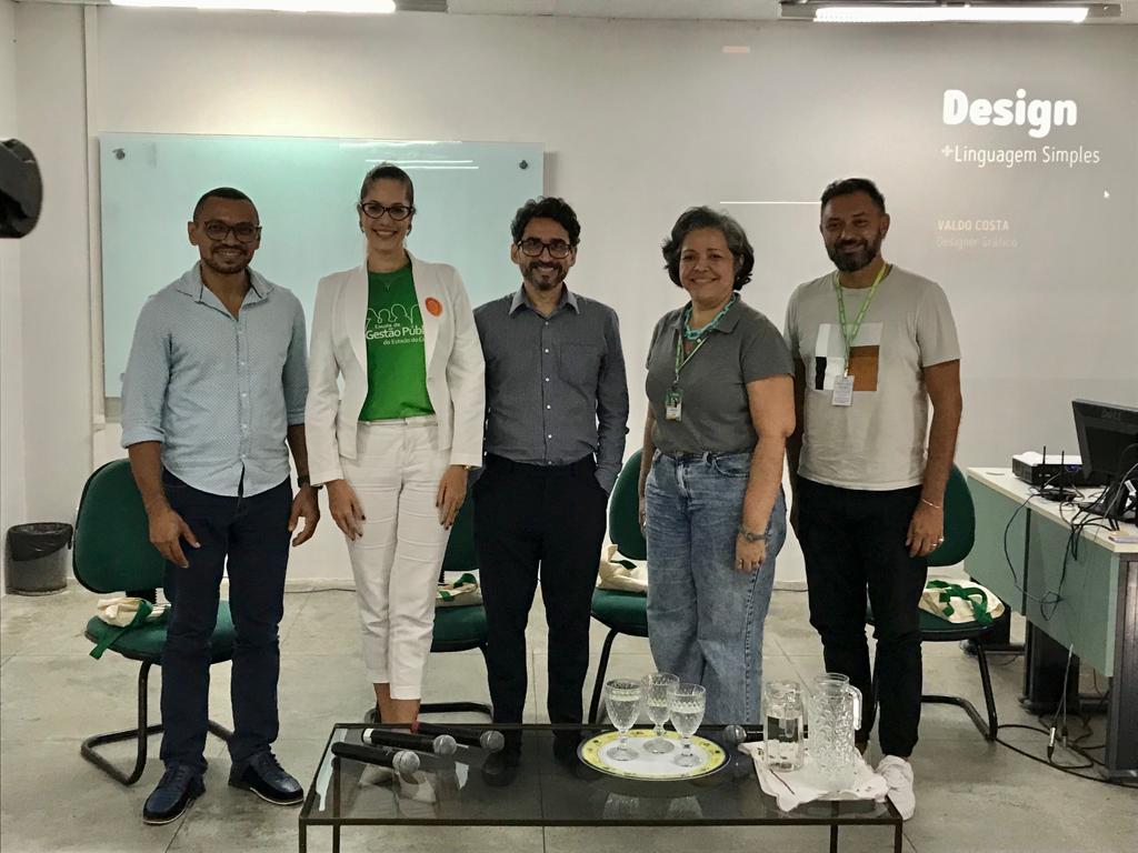Palestra e roda de conversa sobre Design Visual e Linguagem Simples finalizam a tarde de atividades do penúltimo dia de comemorações do aniversário da EGPCE