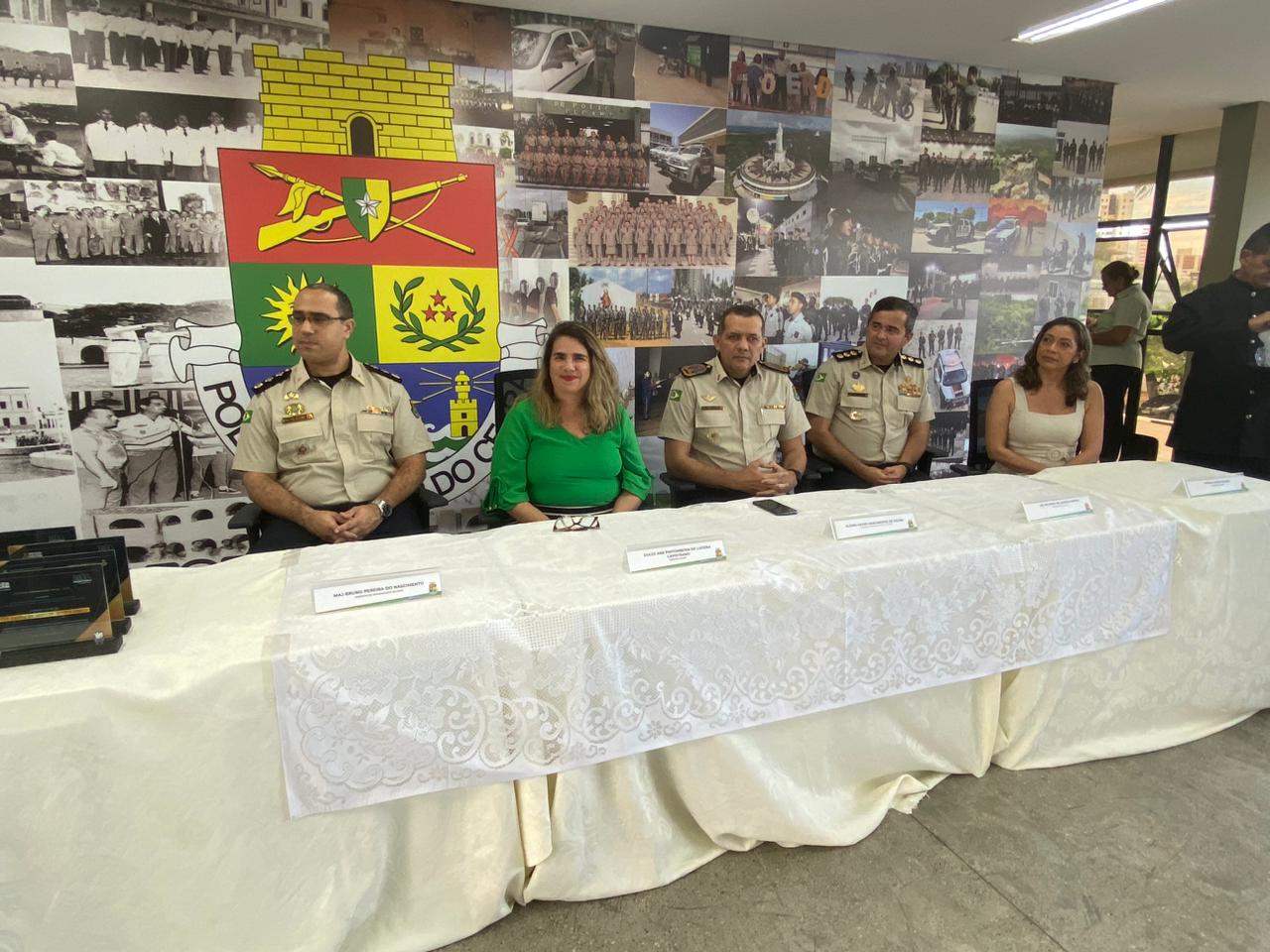EGPCE é homenageada no evento de conclusão do Curso de Comunicação Social da PMCE