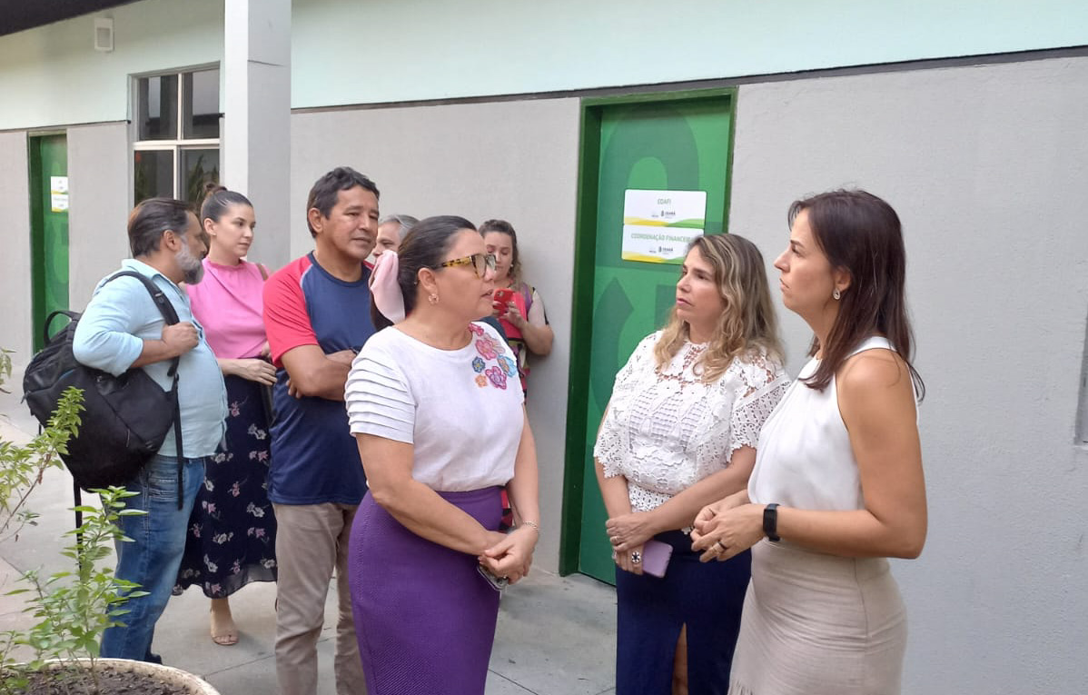Equipe e estrutura da EGPCE são apresentadas à primeira-dama do Estado