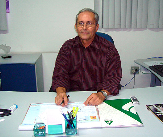 Colegas da Ematerce comemoram aniversário de Itamar Teixeira