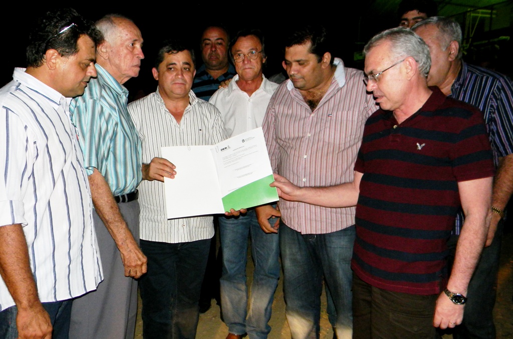 Presidente da Ematerce na assinatura da ordem de serviço em Quixeramobim
