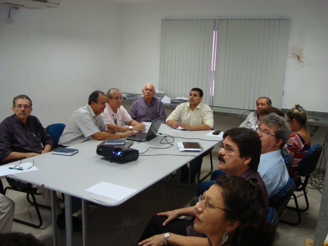 Diretor Administrativo reúne-se com gestores do estadual