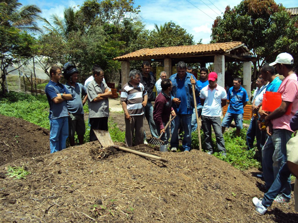 Croatá: Ematerce ministra curso sobre Agricultura Orgânica