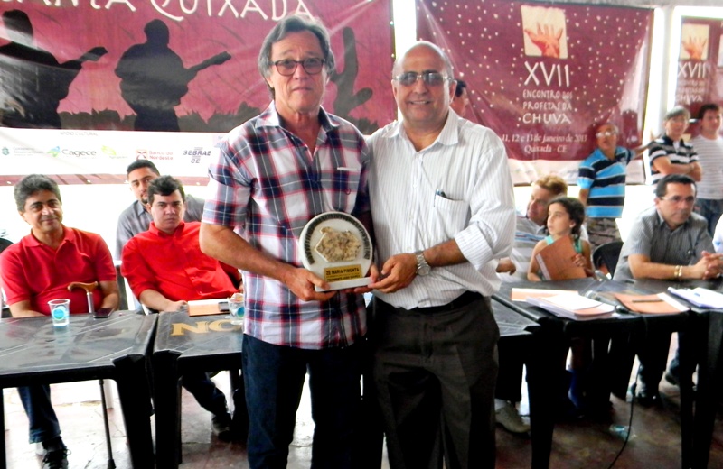 Presidente da Ematerce homenageado no Encontro dos Profetas da Chuva