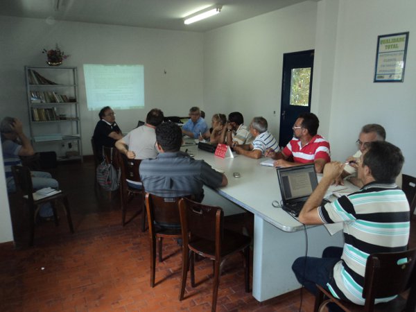 Ibiapaba: Ematerce faz reunião mensal de avaliação de atividades