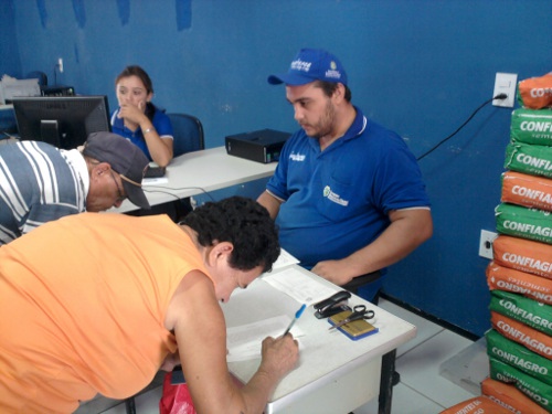 São João do Jaguaribe: Ematerce distribui sementes do Hora de Plantar