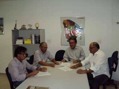 Piquet Carneiro: prefeito visita presidente da Ematerce