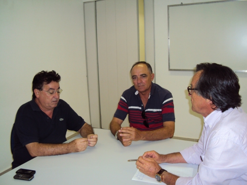 Vereadores de Limoeiro do Norte visitam presidente da Ematerce
