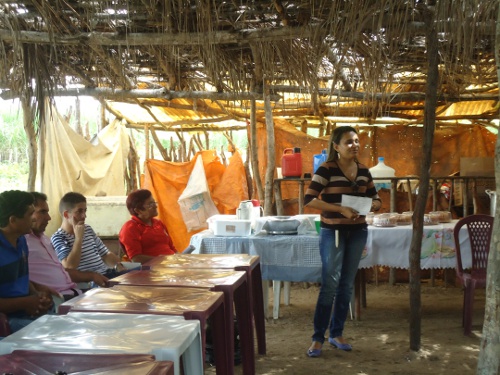 Banabuiú: reunião sobre turismo rural na comunidade Laranjeiras