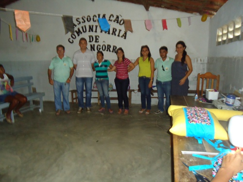 Comunidade de Quixeramobim realiza oficina de artesanato