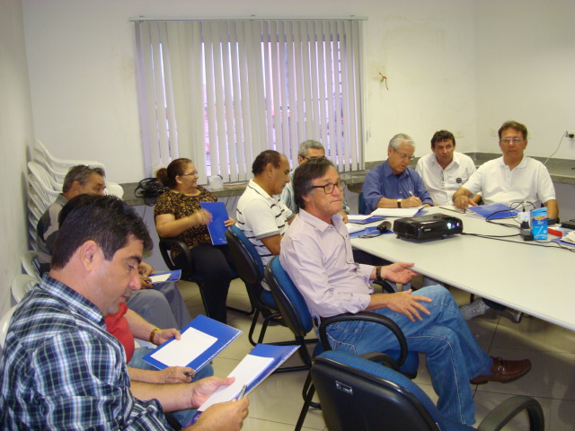 Ematerce treina servidores em sistema de informática