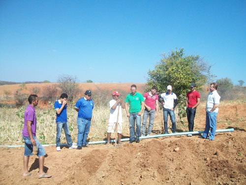 Sítio Alagoinha: técnicos da Ematerce visitam agricultor