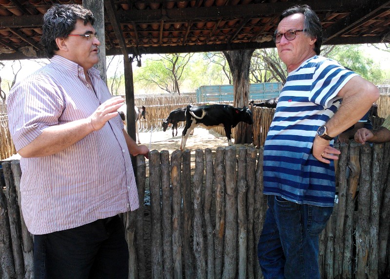 Quixadá: presidente da Ematerce visita projeto da cadeia produtiva do do leite