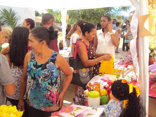 Distrito Estrela: Feira da Economia Solidária na comunidade