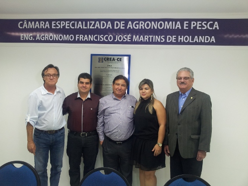Presidente da Ematerce e assessores estaduais em solenidade no Crea-CE