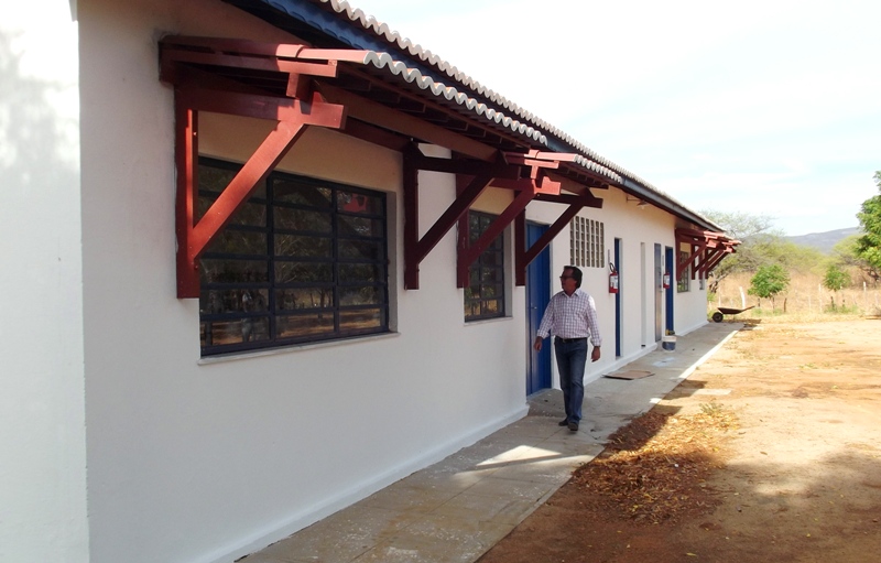 Fazenda Normal: presidente da Ematerce visita obras