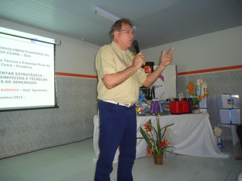Quixadá: Assessores da Ematerce participam do II Seminário de Produtores do DRS em Quixadá