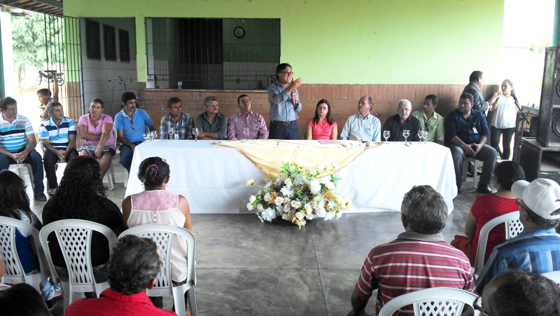 Caridade: Ematerce presente na assinatura de ordem de serviço