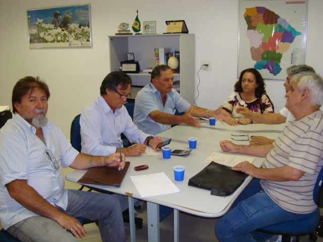 Palmácia: prefeito e secretário de agricultura visitam presidente da Ematerce