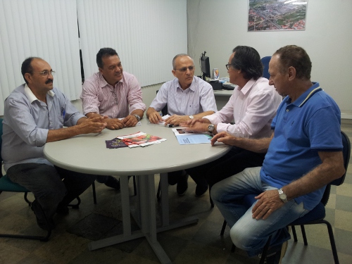 Presidente da Ematerce solicita à Ceasa caixas de pláticos para pequenos hortigranjeiros