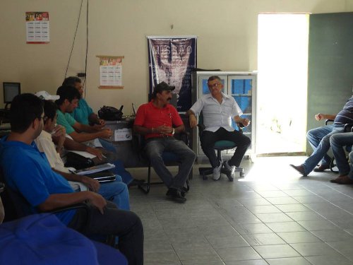 Barro: reunião de trabalho no posto avançado da Ematerce