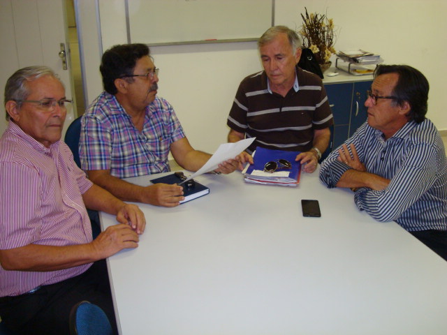 Ematerce: presidente recebe visita da AEAC