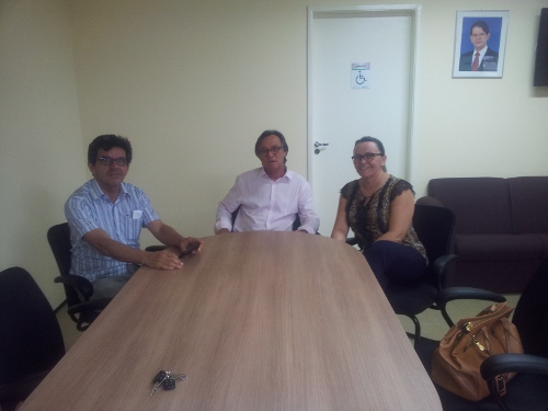 Tarrafas: prefeita e chefe de gabinete visitam presidente da Ematerce