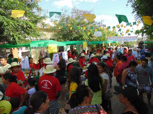 Hidrolândia realiza feira do pequeno produtor rural