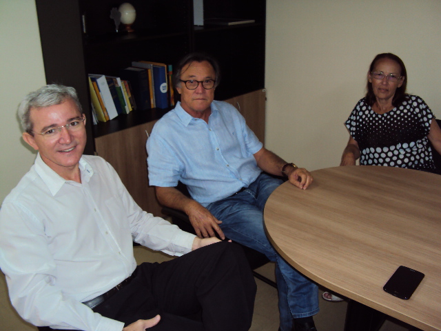 Presidente da Ematerce recebe visita de agropecuaristas