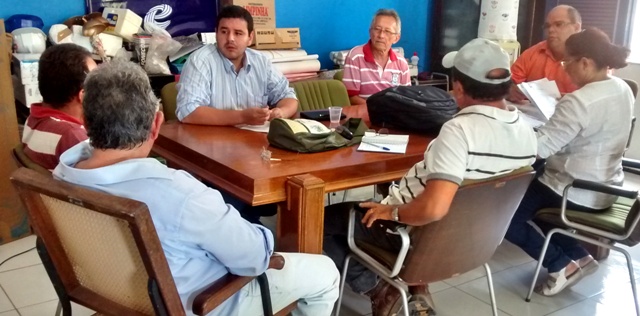 Quixeramobim: diretor da Ematerce participa de reunião na Faznor