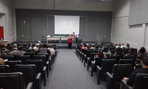 Maracanaú: Técnica da Ematerce faz palestra sobre Agroecologia e Transição Agroecológica