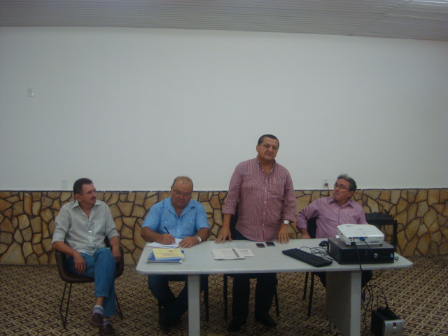 EMATERCE FAZ REUNIÃO NO CETREX
