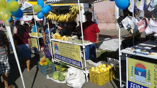 Lavras da Mangabeira comemora 1º aniversário da Feira da Agricultura Familiar