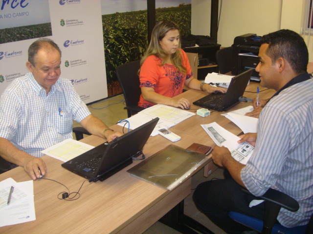 Ematerce: 18 técnicos reforçam força de trabalho no campo