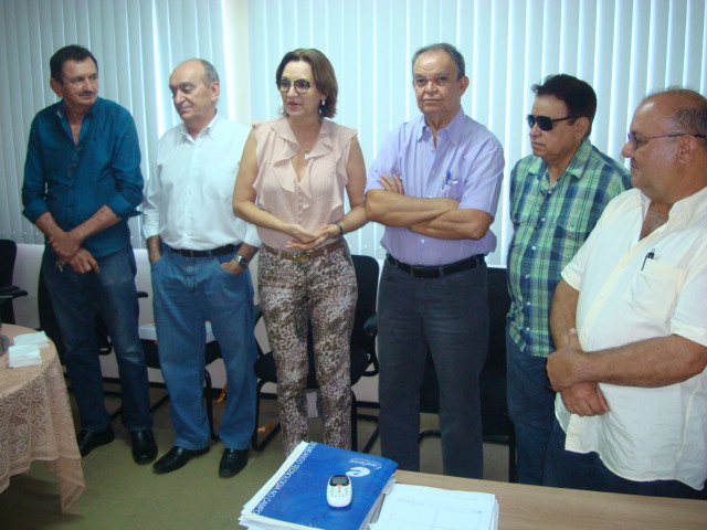 Centro Gerencial: Ematerce presta carinhosa homenagem às secretárias