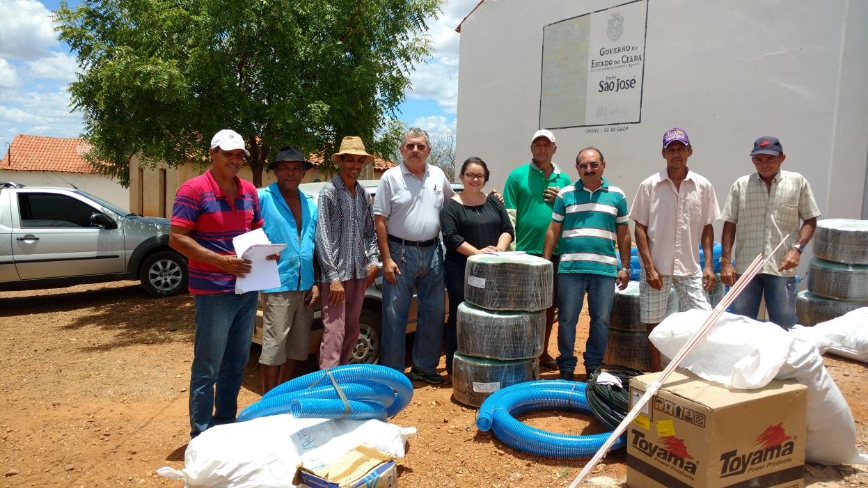 Lavras da Mangabeira : Iniciada entrega de Kits de Irrigação do Pimp
