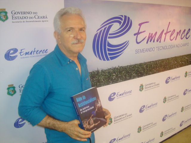 Ematerce: Engenheiro Agrônomo Nizomar Falcão lança mais um livro