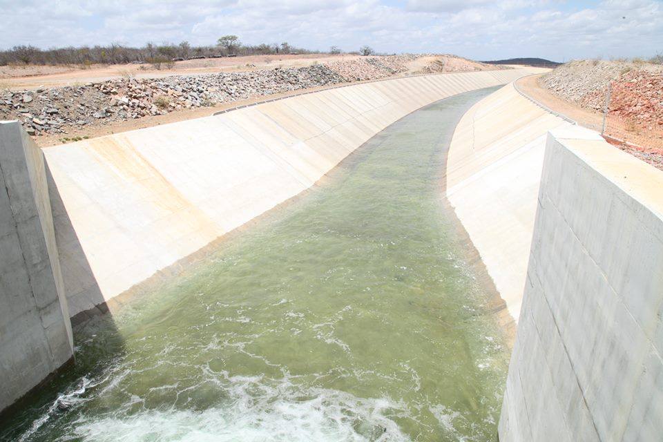 Técnicos e secretário visitam obras de Transposição e CAC no Cariri