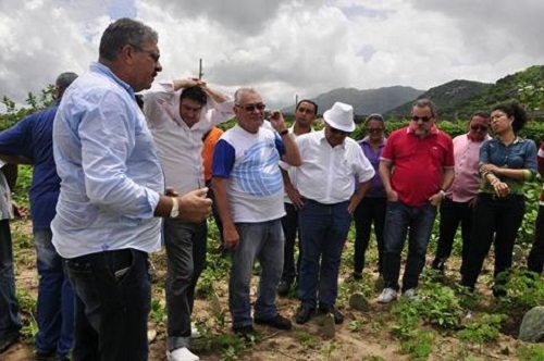 Técnicos da Ematerce participam de Dia de Campo sobre Cultura da Palma