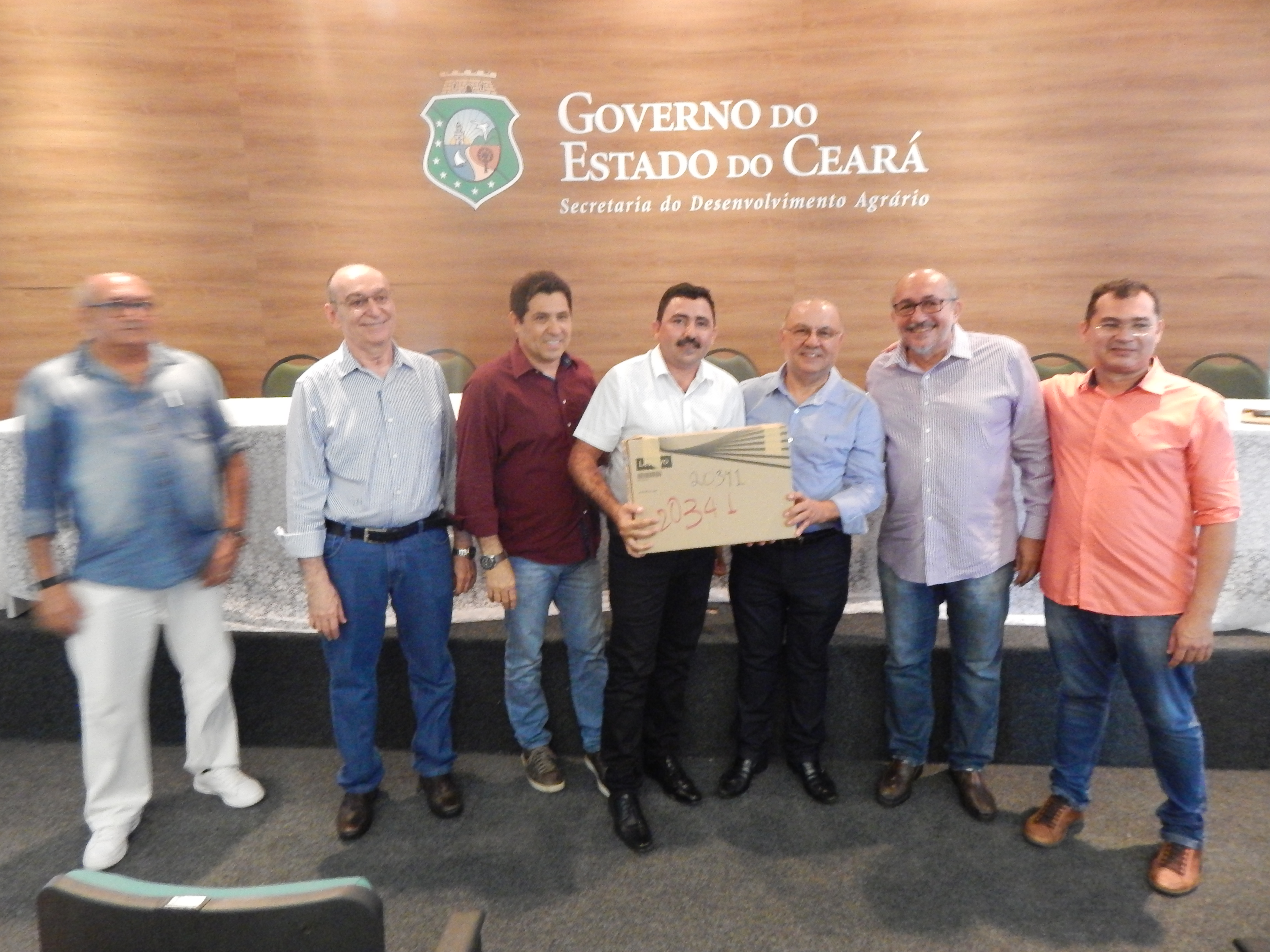 Ematerce faz entrega de 830 equipamentos de informática a escritórios