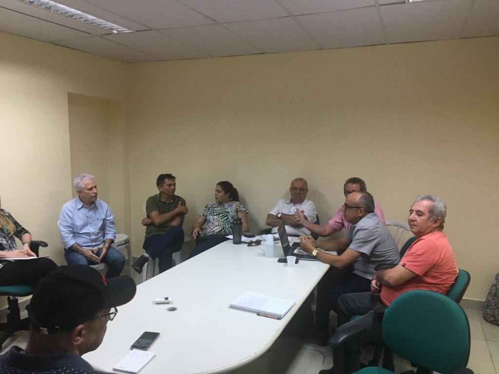 Ematerce: dirigentes e assessor participam de reunião sobre o Pimp