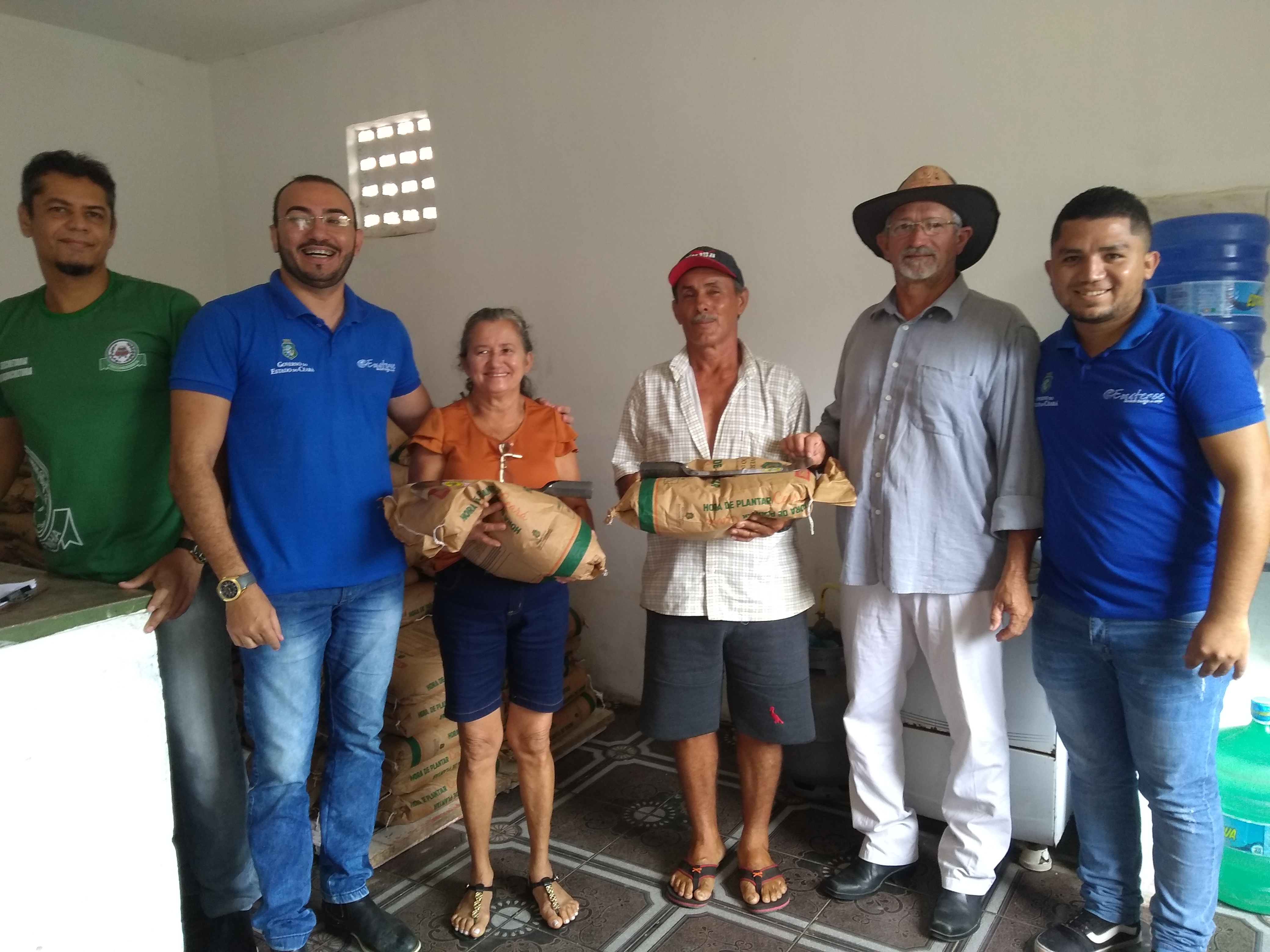 Ematerce de Frecheirinha-CE entrega sementes do Programa Hora de Plantar