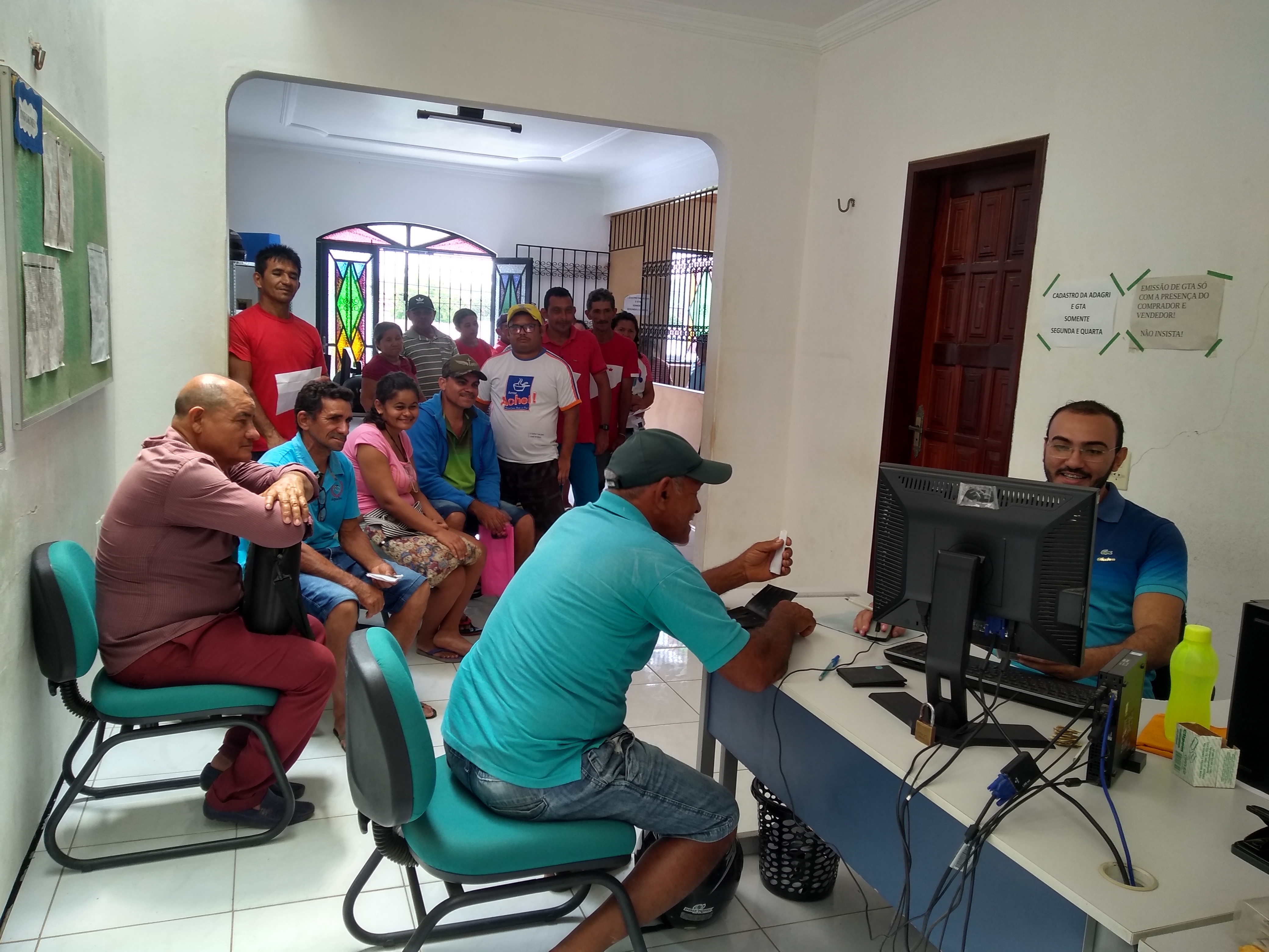 Santana do Acaraú-CE: Ematerce conclui entrega de sementes selecionadas.