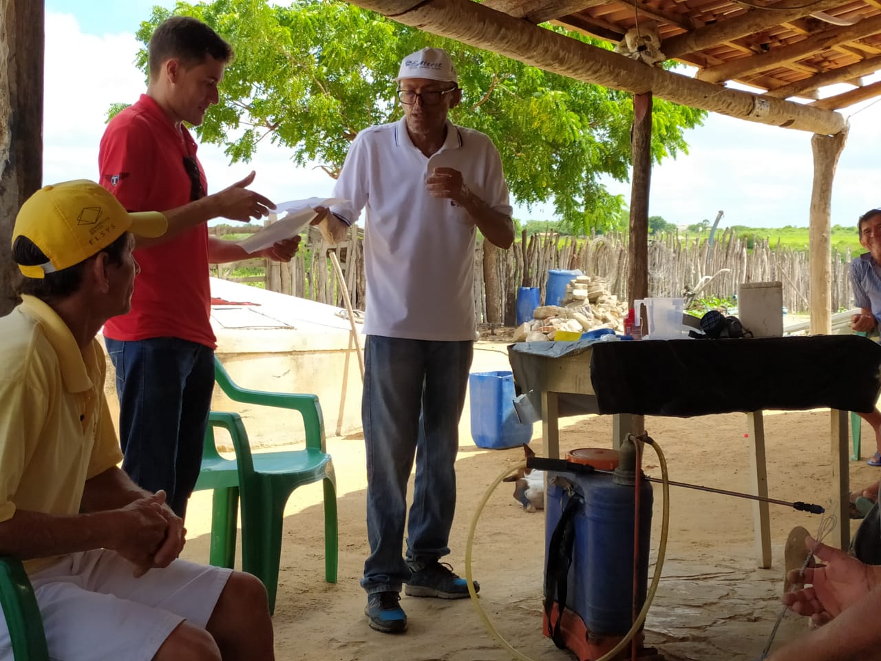 Técnicos da Ematerce ministram curso sobre bioinseticida natural