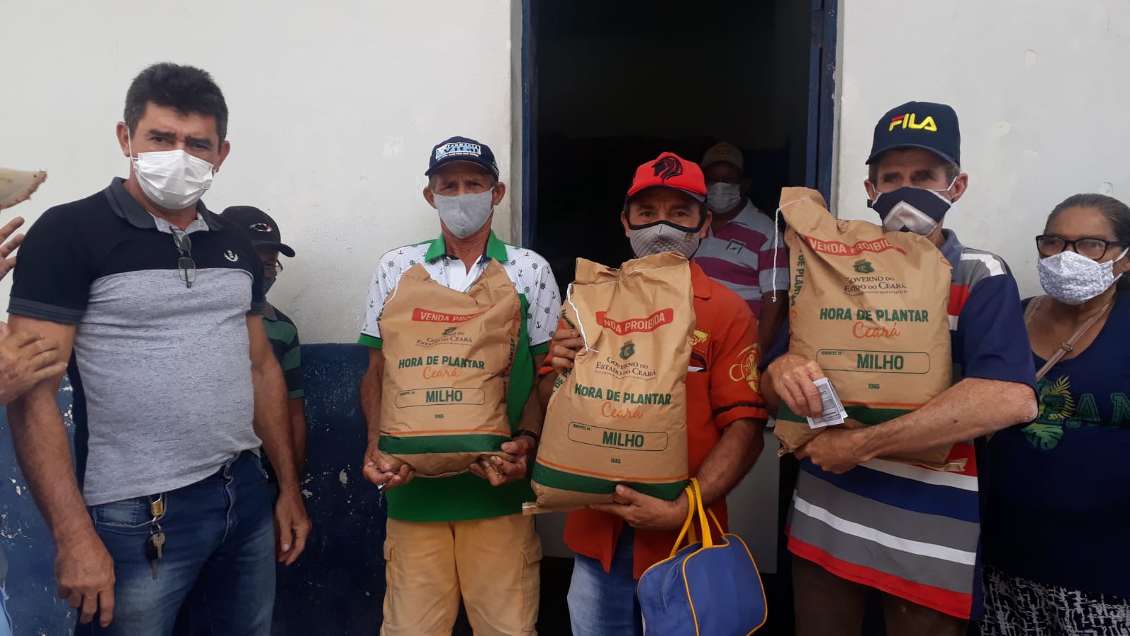 Ematerce de Morada Nova – CE- entrega sementes selecionadas a produtores rurais
