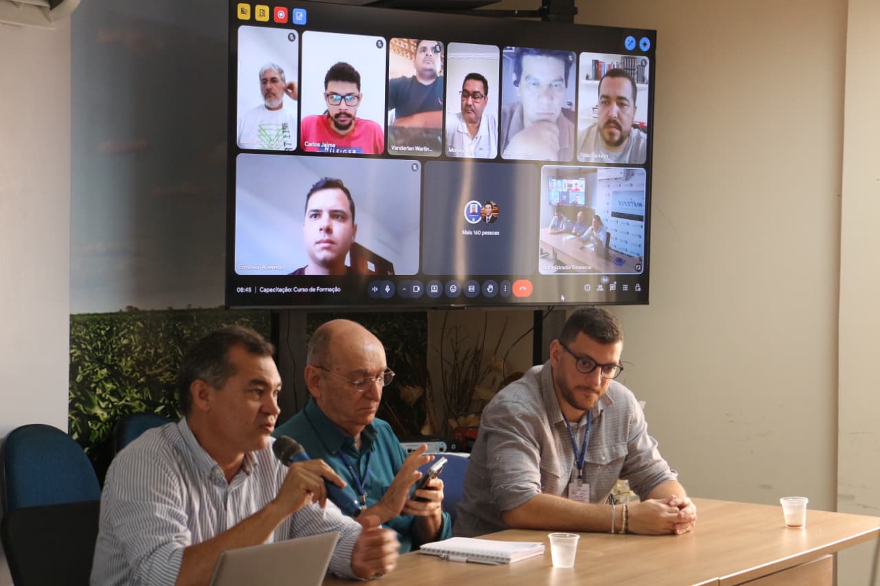 Ematerce Forma Novos Empregados