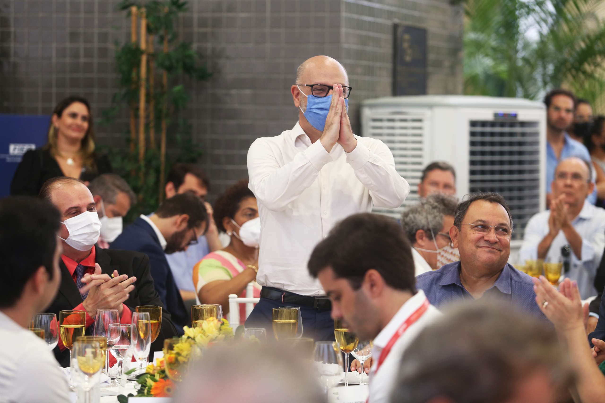 Capacete Elmo é destaque em almoço com governador Camilo Santana na Fiec