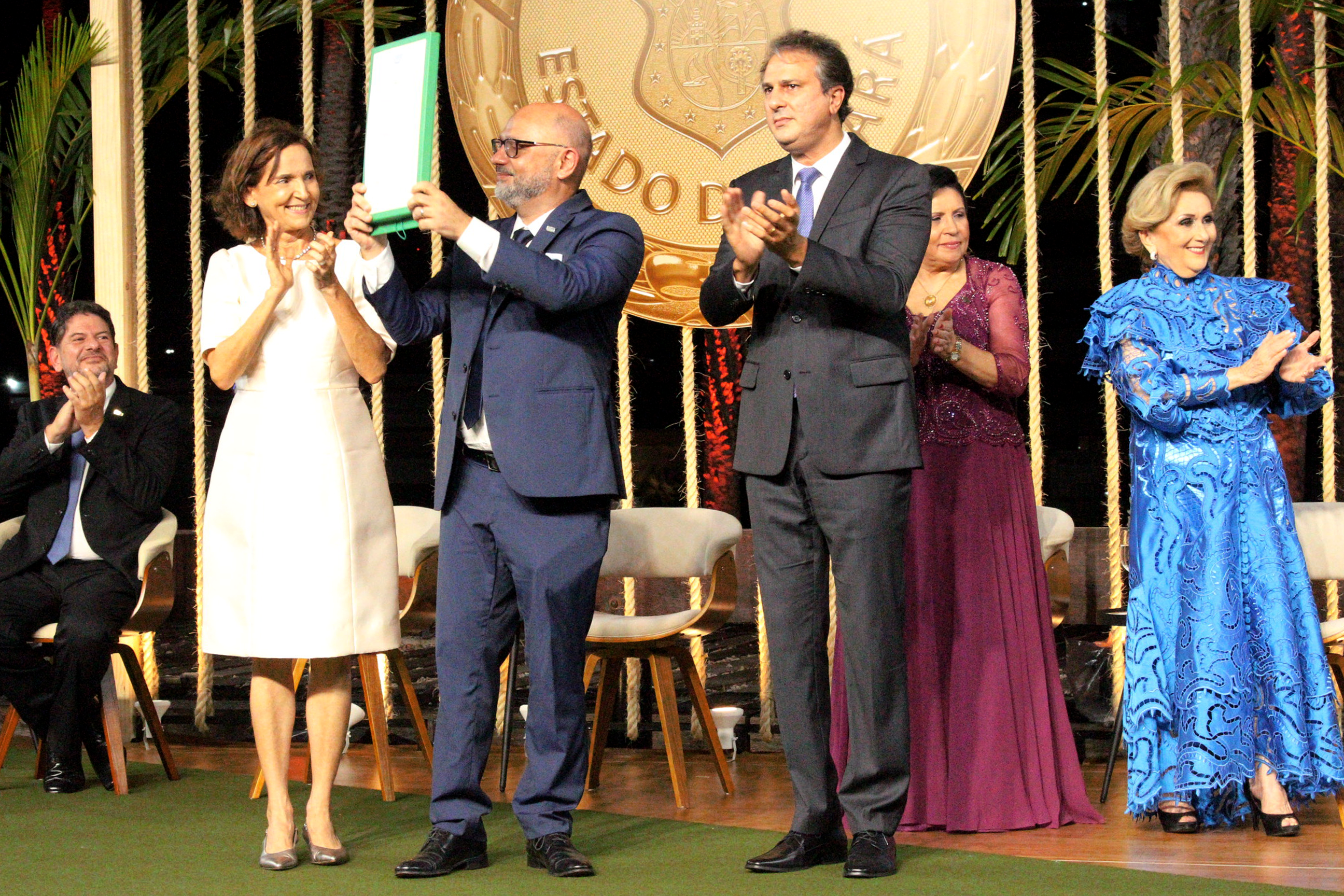Medalha da Abolição: capacete Elmo recebe maior honraria do Ceará